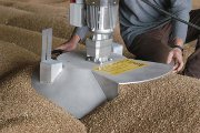 Remue-Grains: trémie de sortie